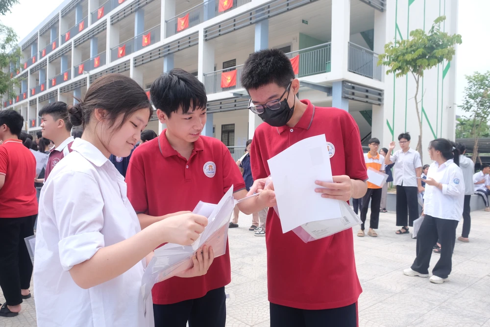 THI VÀO LỚP 10 5.JPG