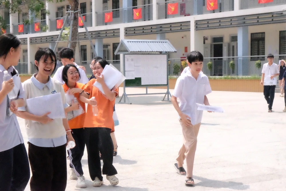 Đề Toán thi lớp 10.JPG