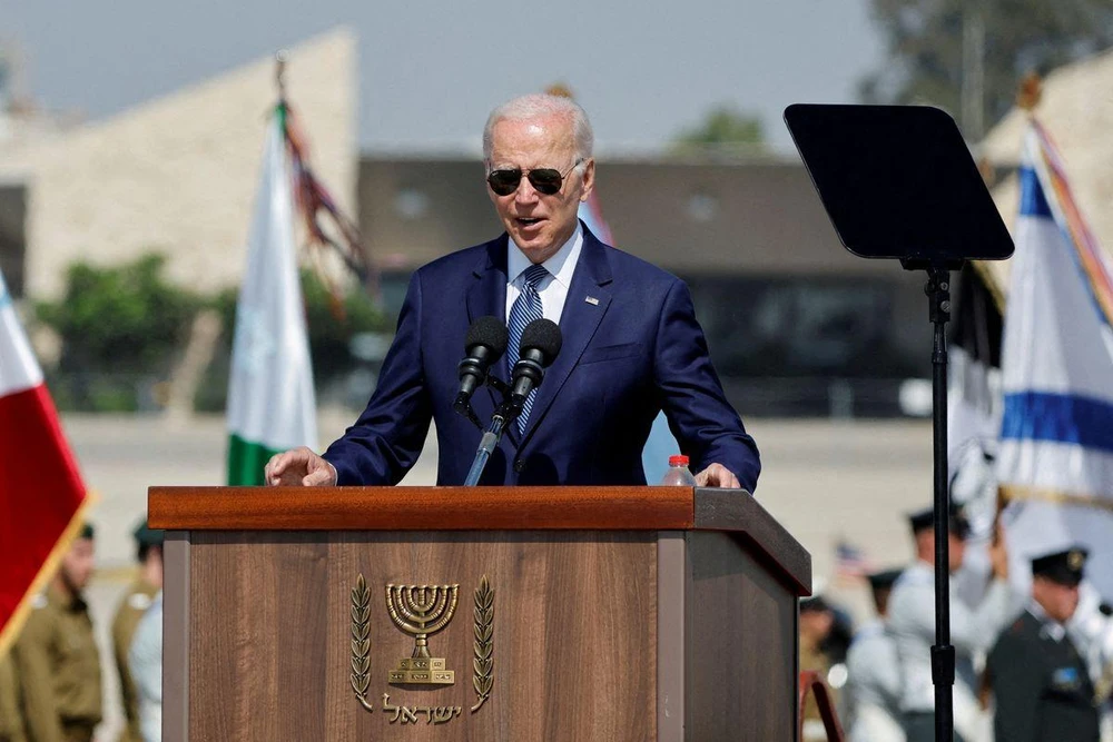 Tổng thống Mỹ Joe Biden phát biểu tại sân bay ở Israel. Ảnh: Ammar Awad/REUTERS