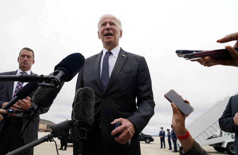 Tổng thống Mỹ Joe Biden phát biểu trước phóng viên. Ảnh: REUTERS