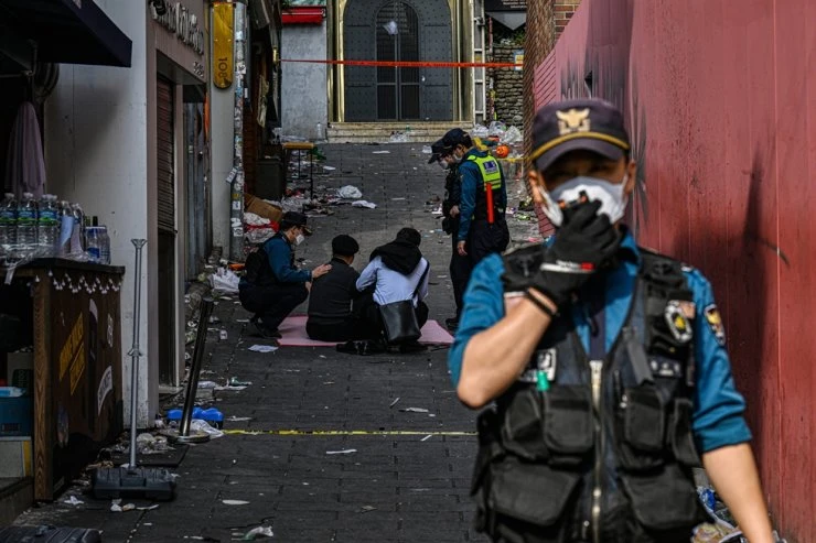 Hàn Quốc triển khai hơn 650 cảnh sát nhằm thắt chặt an ninh trong mùa lễ Giáng sinh sau thảm kịch Itaewon. Ảnh: Shim Hyun-chul/KOREA TIMES