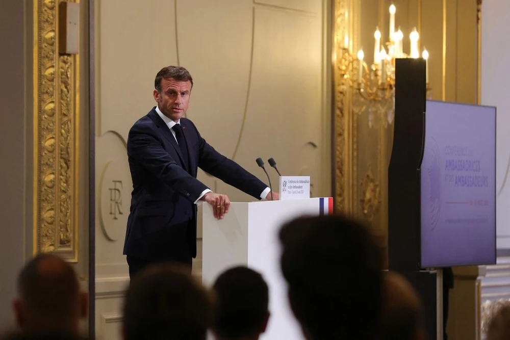 Tổng thống Pháp Emmanuel Macron phát biểu hôm 28-8 tại thủ đô Paris. Ảnh: Teresa Suarez/POOL/REUTERS