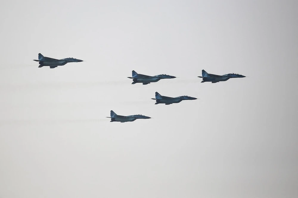 máy bay chiến đấu Myanamr.jpg