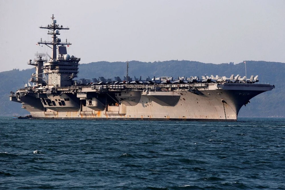 Tàu sân bay USS Carl Vinson của Mỹ