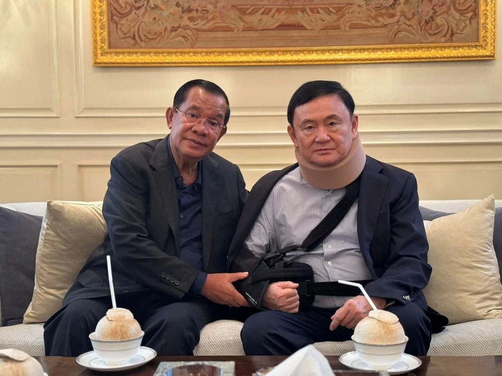 ông Hun Sen sang Thái Lan thăm ông Thaksin.