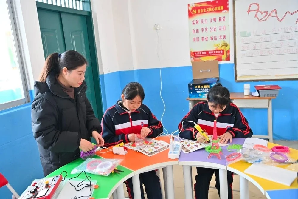 Hàng triệu giáo viên khả năng mất việc vì thiếu học trò