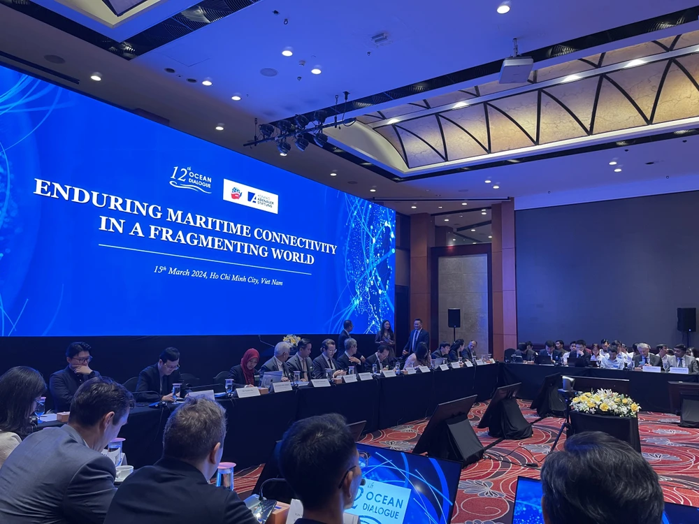 Đối thoại Biển.jpg
