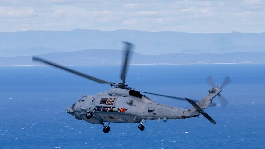 Úc tố Trung Quốc cho tiêm kích thả pháo sáng vào trực thăng mình ở Hoàng Hải .jpeg