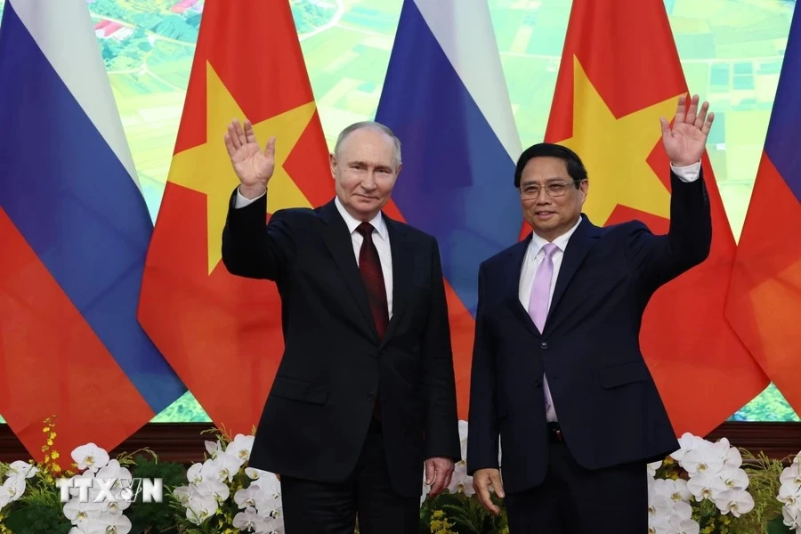 Thủ tướng Phạm Minh Chính hội kiến Tổng thống Nga Vladimir Putin 3.jpg