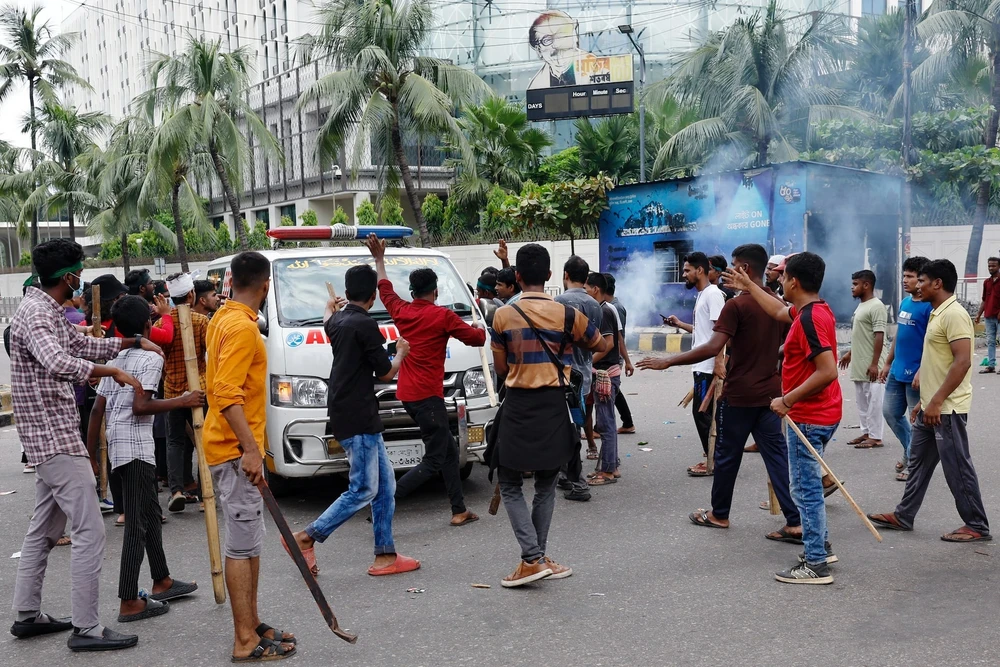Biểu tình bạo lực ở Bangladesh.jpg