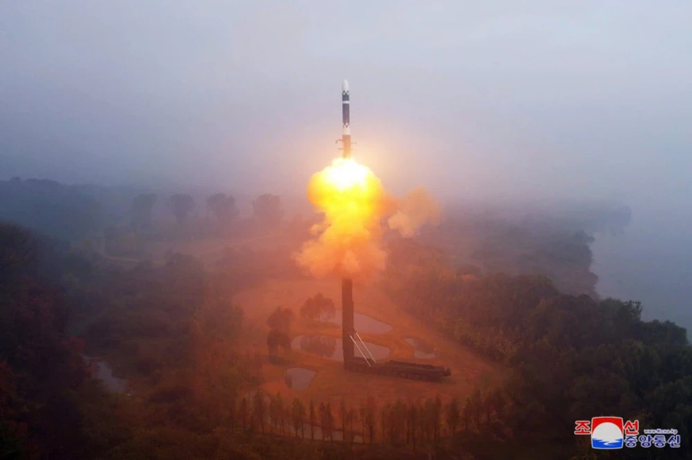 Triều Tiên phóng tên lửa đạn đạo liên lục địa ICBM.jpg