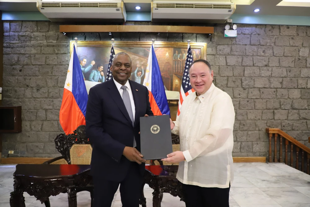 Mỹ, Philippines ký thỏa thuận chia sẻ thông tin tình báo quân sự