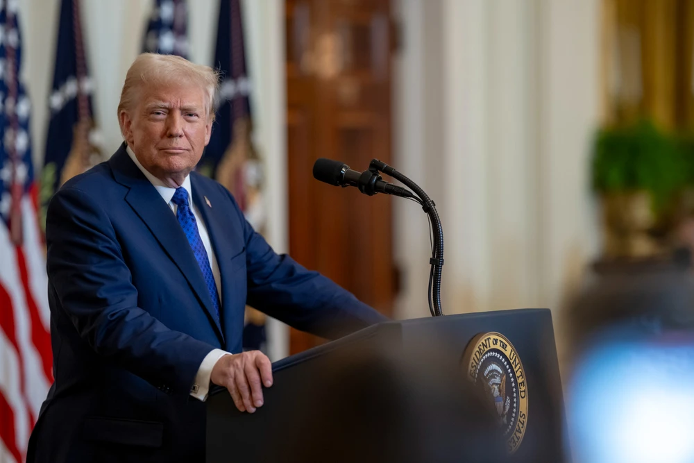 Tổng thống Trump ký sắc lệnh áp thuế.jpg