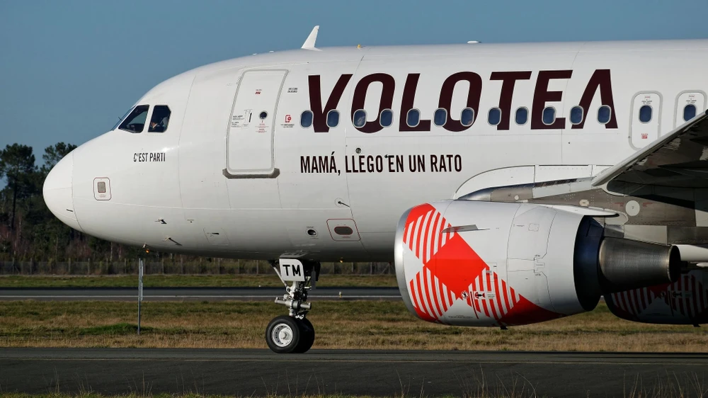 hút vào động cơ máy bay.jpg