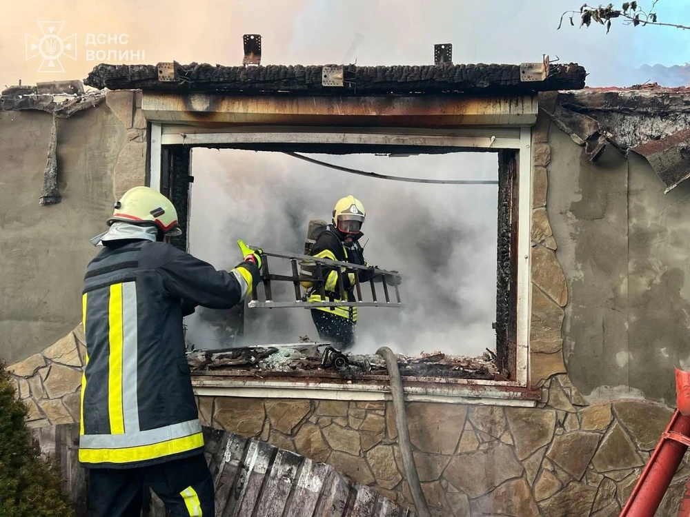 quân đội Nga phóng UAV và tên lửa.jpg