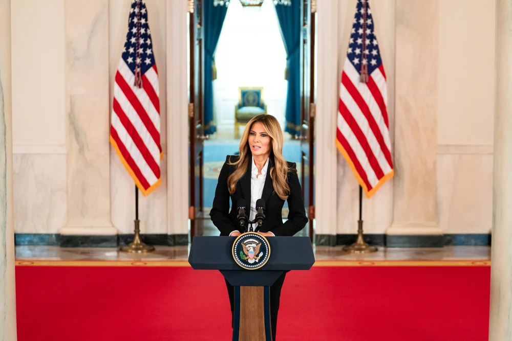 Bà Melania Trump.jpg