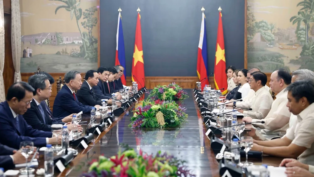 Việt Nam Philippines.jpg