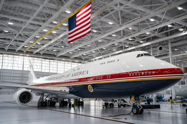 Ông Trump tiết lộ mẫu Air Force One mới do Qatar tặng.jpg