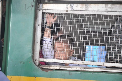 Vé tàu hỏa đắt hơn máy bay ảnh 1