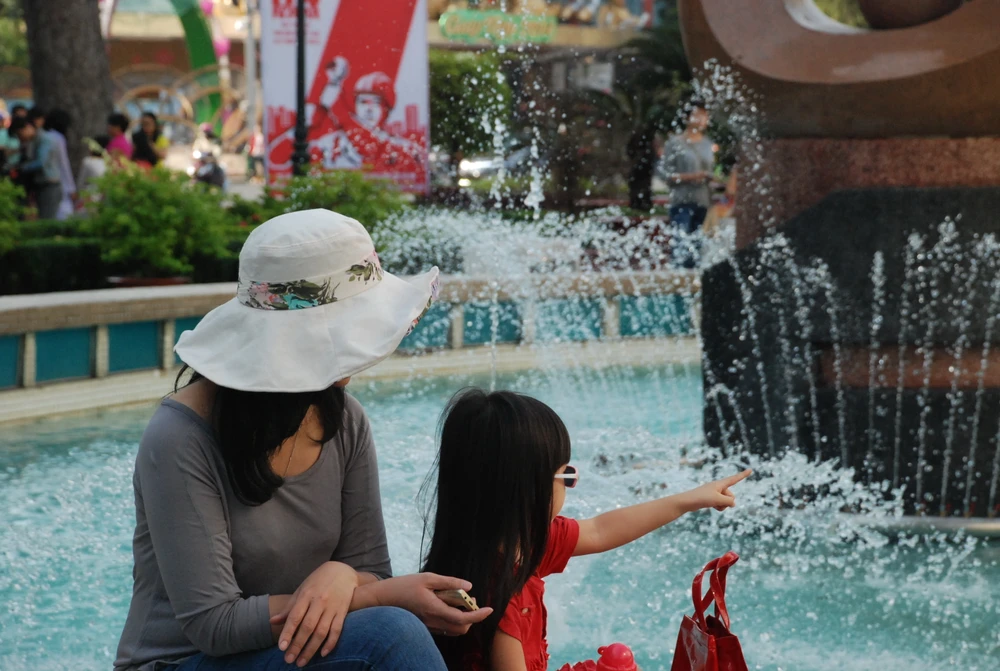 Chùm ảnh: Sài Gòn ngày 25 Tết ảnh 7