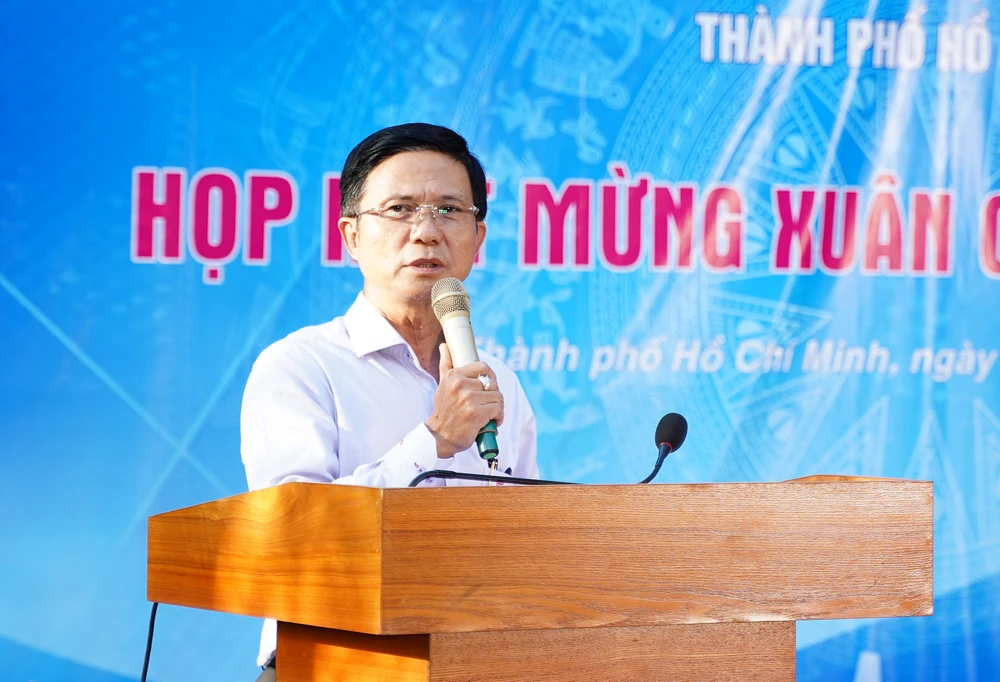 Trưởng Ban Tuyên giáo - Đối ngoại Lê Văn Thu báo cáo kết quả thực hiện công tác đối ngoại nhân dân năm 2022. Ảnh: VÕ THƠ