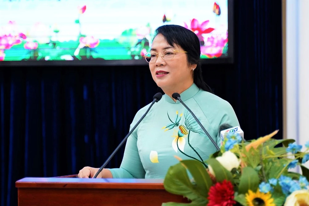 Chủ tịch Ủy ban MTTQ Việt Nam TP.HCM Trần Kim Yến ghi nhận những ý kiến, góp ý trong công tác giám sát của Mặt trận TP. Ảnh: VT