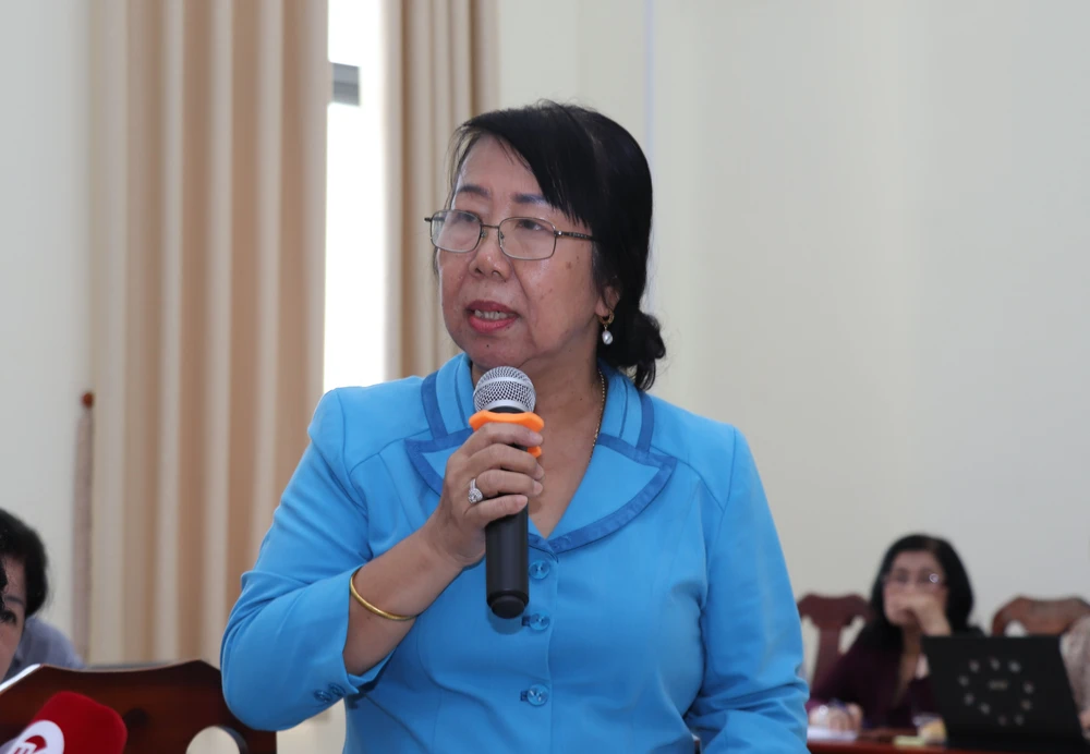 Bà Thi Thị Tuyết Nhung, nguyên Trưởng Ban Văn hóa - Xã hội, HĐND TP.HCM cho rằng cần tăng thêm chi phí hỗ trợ tái định cư. Ảnh: VÕ THƠ