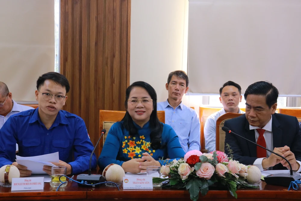 Chủ tịch Ủy ban MTTQ Việt nam TP Trần Kim Yến làm việc cùng Đoàn Mặt trận thủ đô Viêng chăn và tỉnh Champasak. Ảnh: VT Chủ tịch Ủy ban MTTQ Việt nam TP Trần Kim Yến làm việc cùng Đoàn Mặt trận thủ đô Viêng chăn và tỉnh Champasak