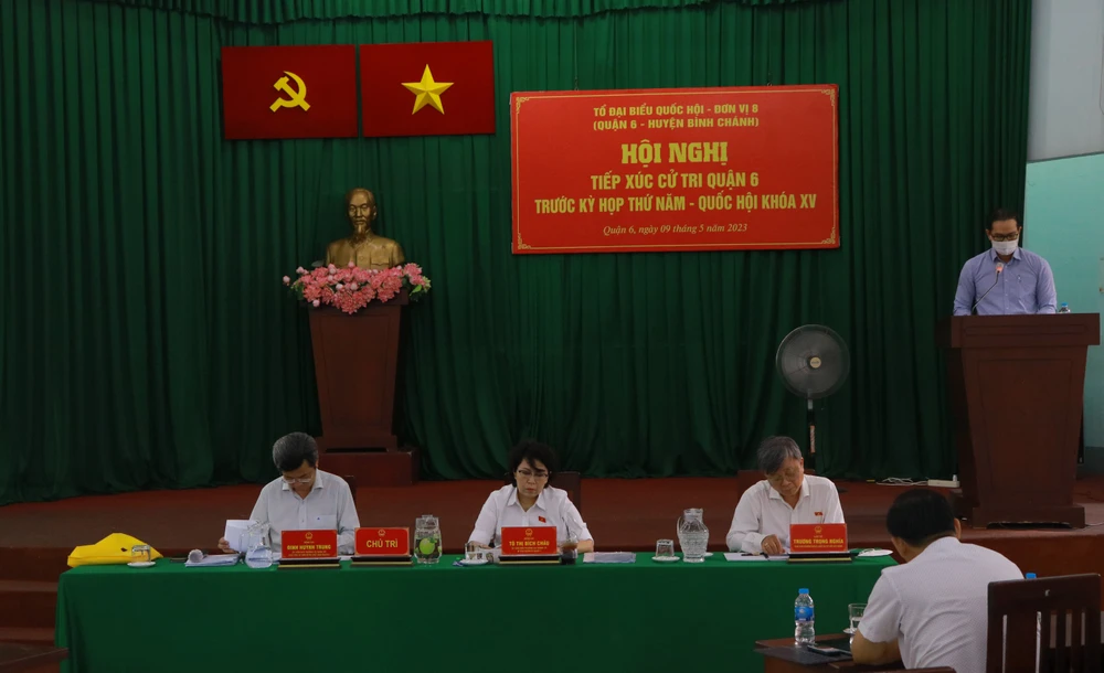 Quang cảnh buổi làm việc. Ảnh: VÕ THƠ