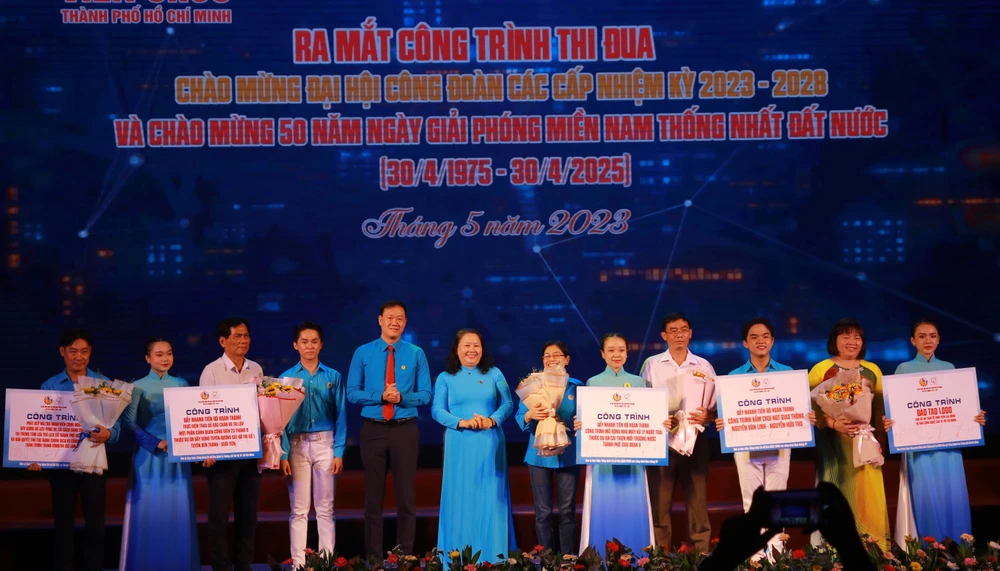 Ban Thường vụ Công đoàn Viên chức TP ra mắt 5 công trình tiêu biểu. Ảnh: VT