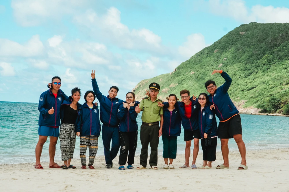Tinh thần đồng đội của nhóm là một trong những điều kiện quan trọng để chúng tôi hoàn thành chương trình.