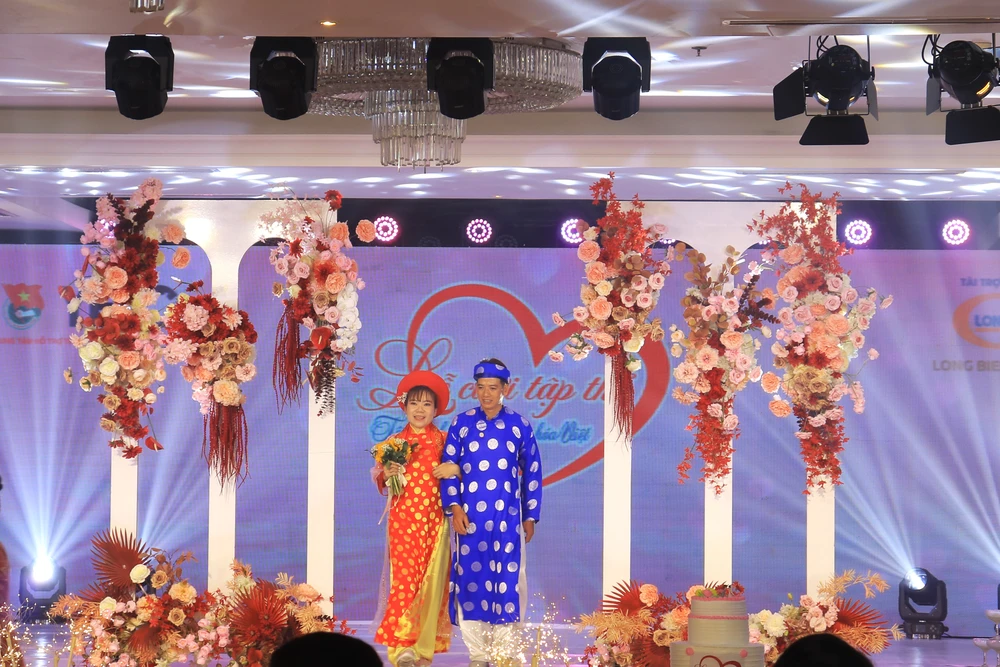 le cuoi tap the 1.JPG