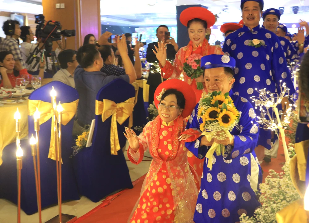 le cuoi tap the 8.JPG