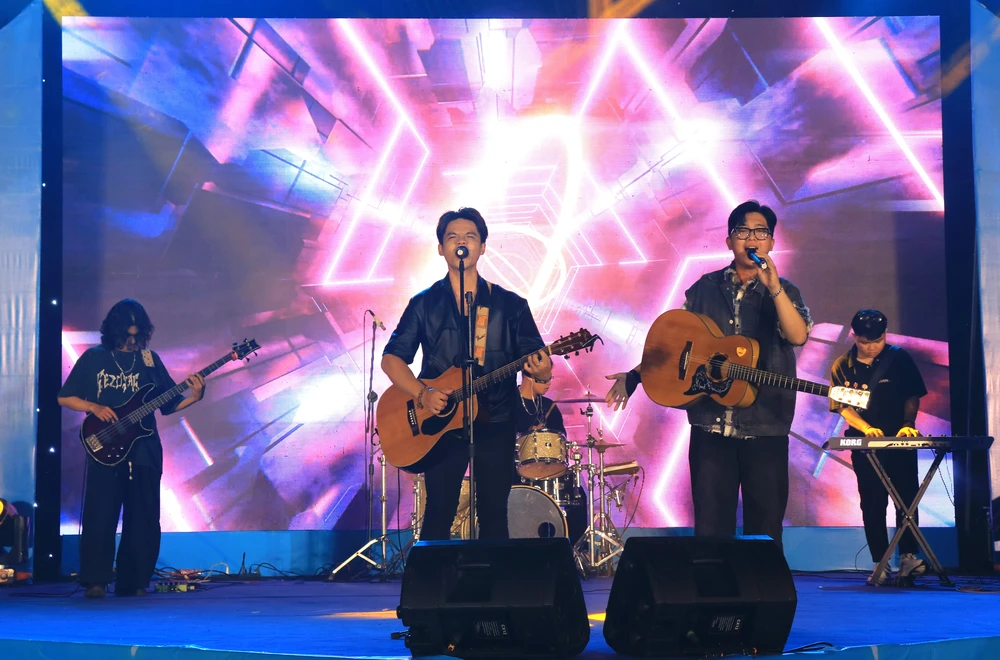 ngay hoi tan sinh vien 11.JPG