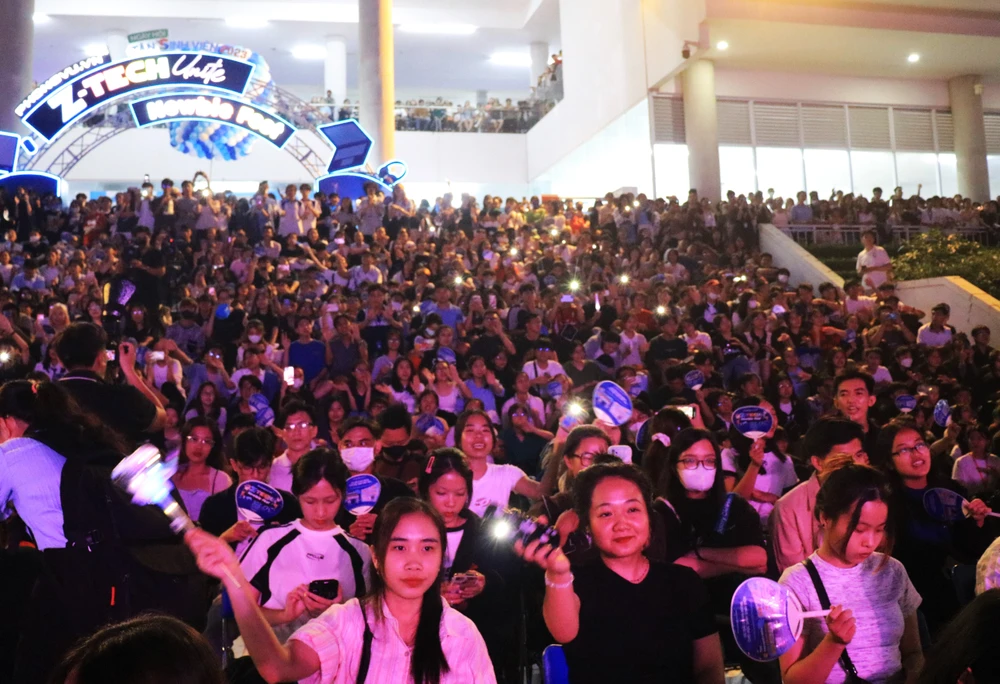 ngay hoi tan sinh vien 12.JPG