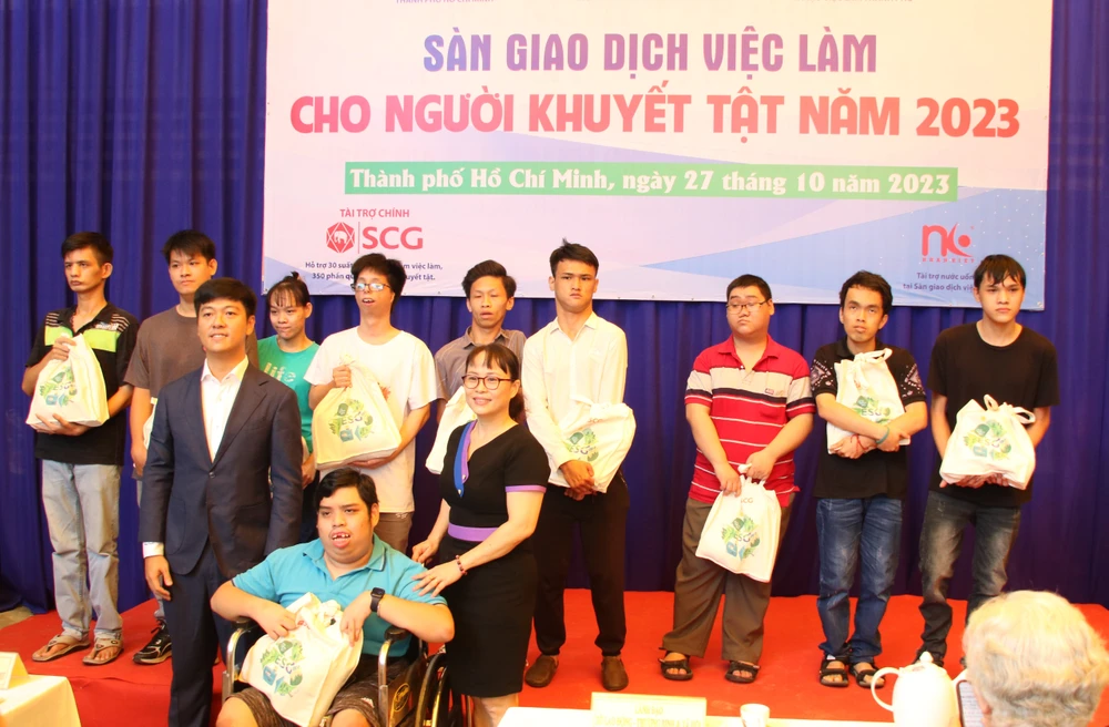 nguoi khuyet tat6.JPG