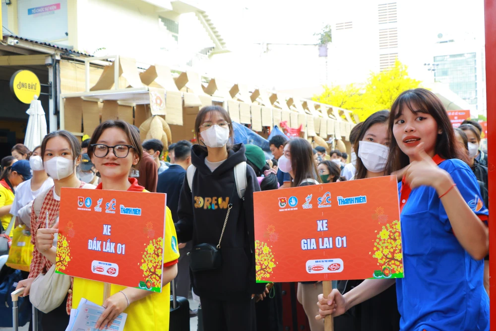 chuyen xe mua xuan 14.JPG