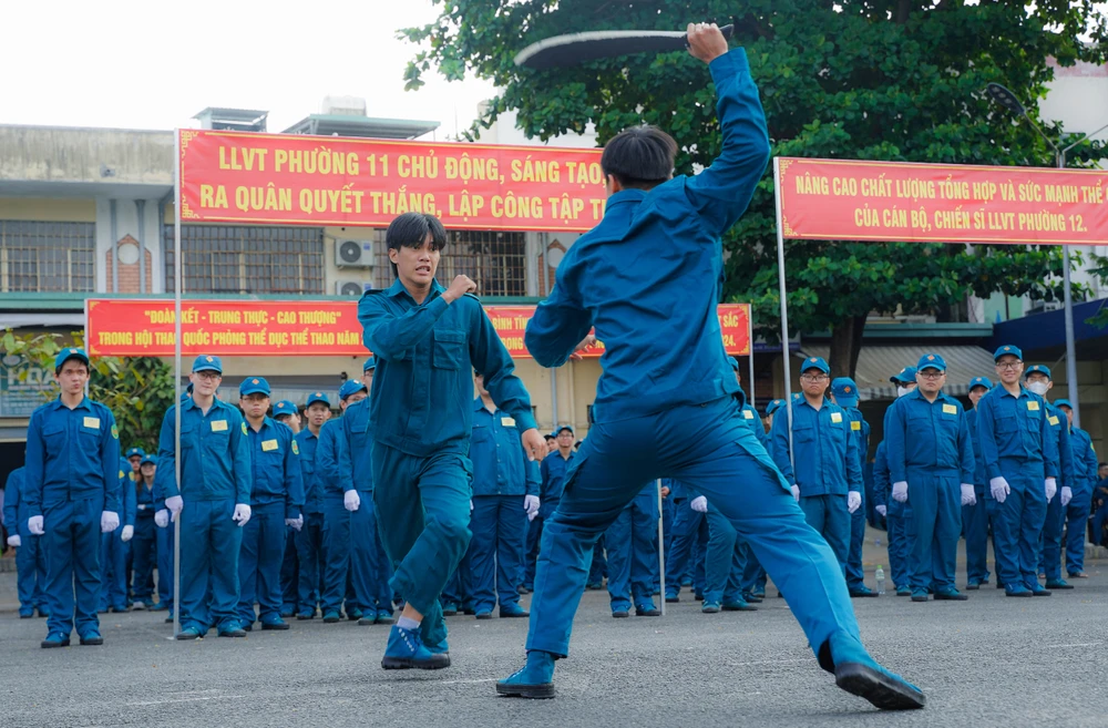 hoi thao quoc phong 5.jpg