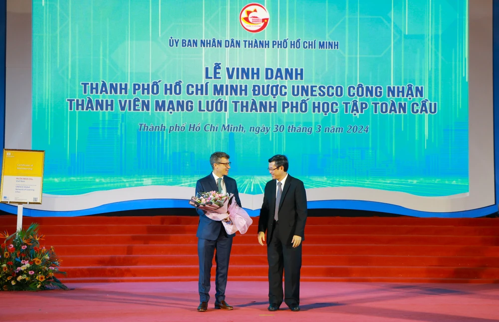 thanh pho hoc tap toan cau 4.JPG