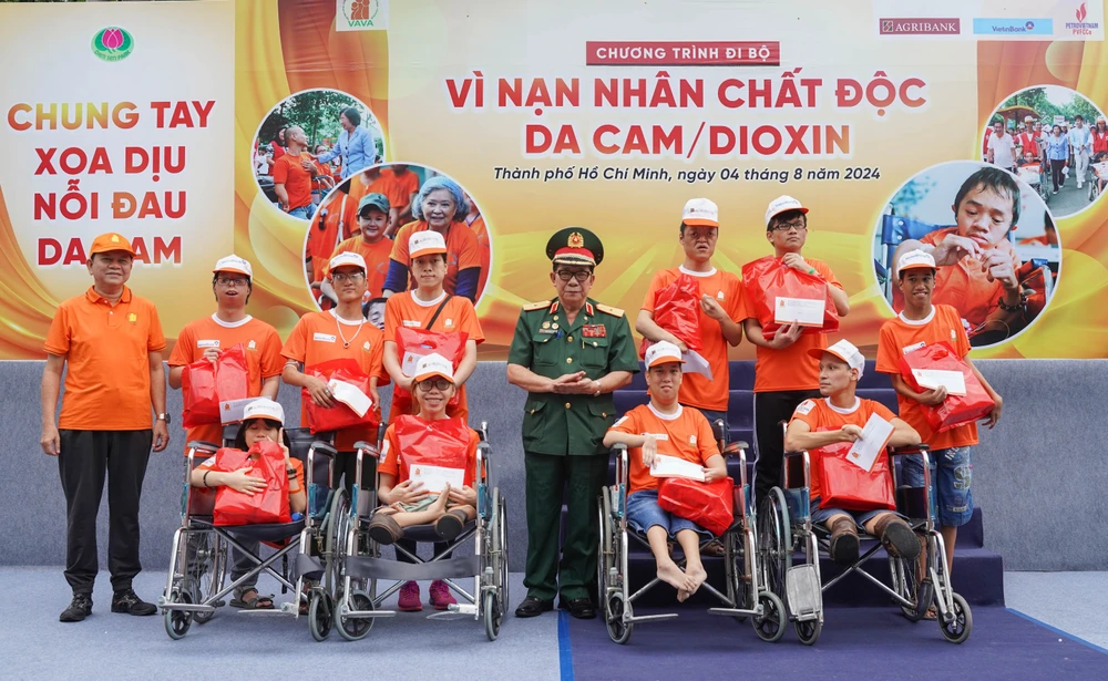 chat-doc-da-cam (19).jpg