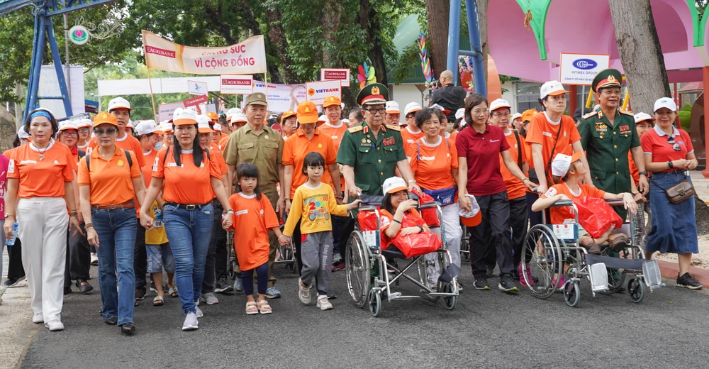 chat-doc-da-cam (3).jpg