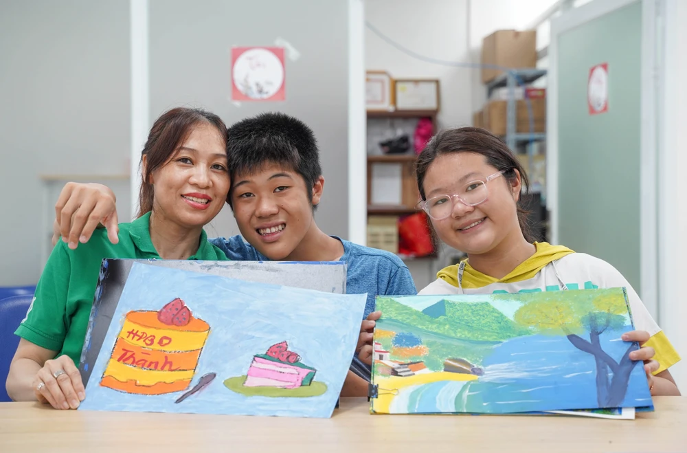 lop-ve-dac-biet (1).jpg