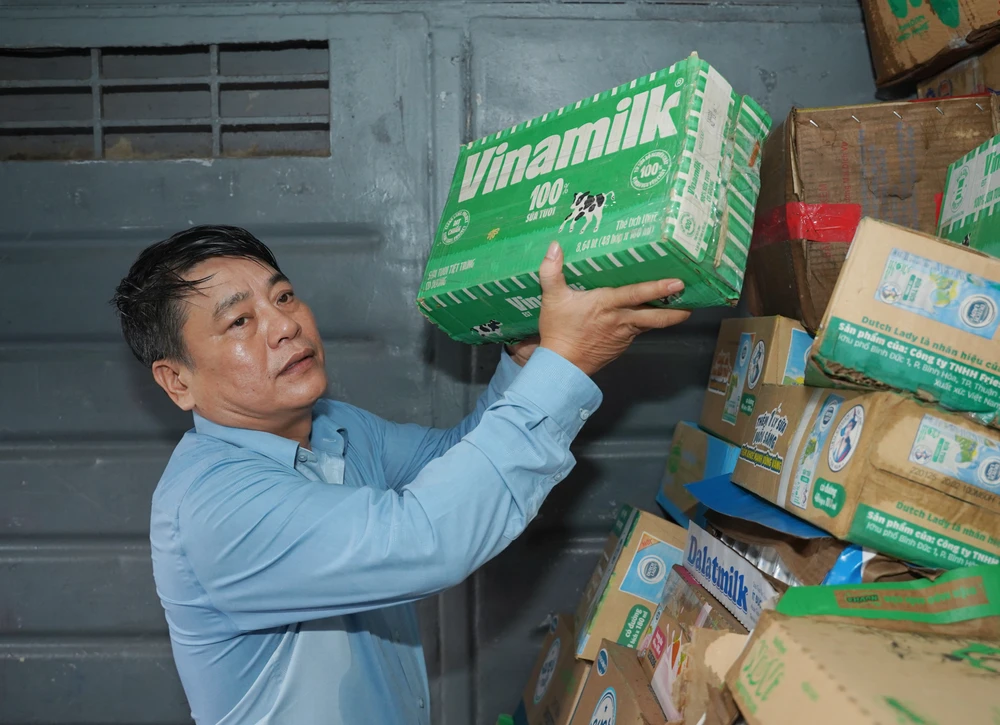 hang-cuu-tro (12).jpg