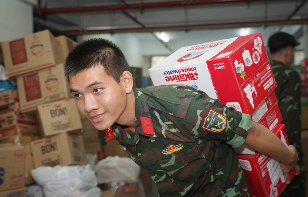 hang-cuu-tro (16).jpg