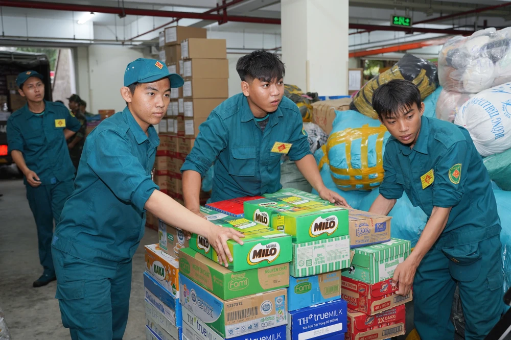 hang-cuu-tro (17).jpg