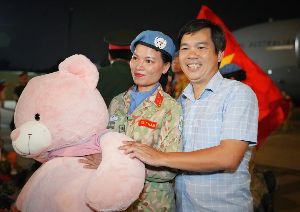 chien-si-mu-noi-xanh (1).jpg