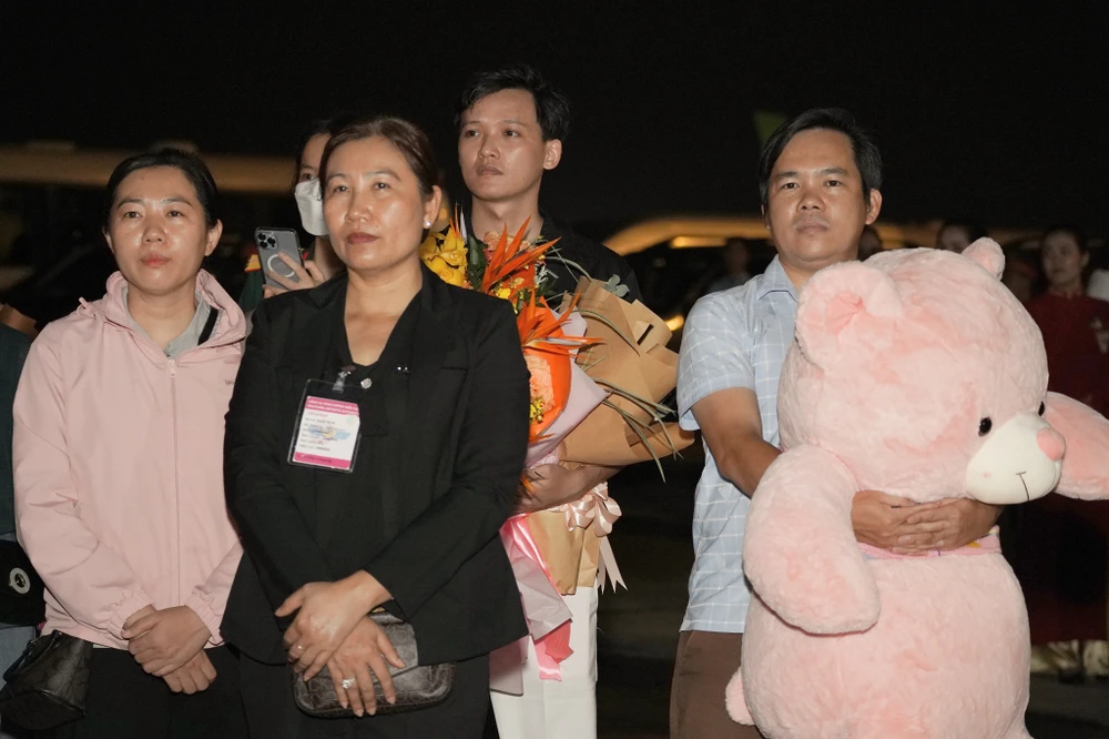 chien-si-mu-noi-xanh (4).jpg