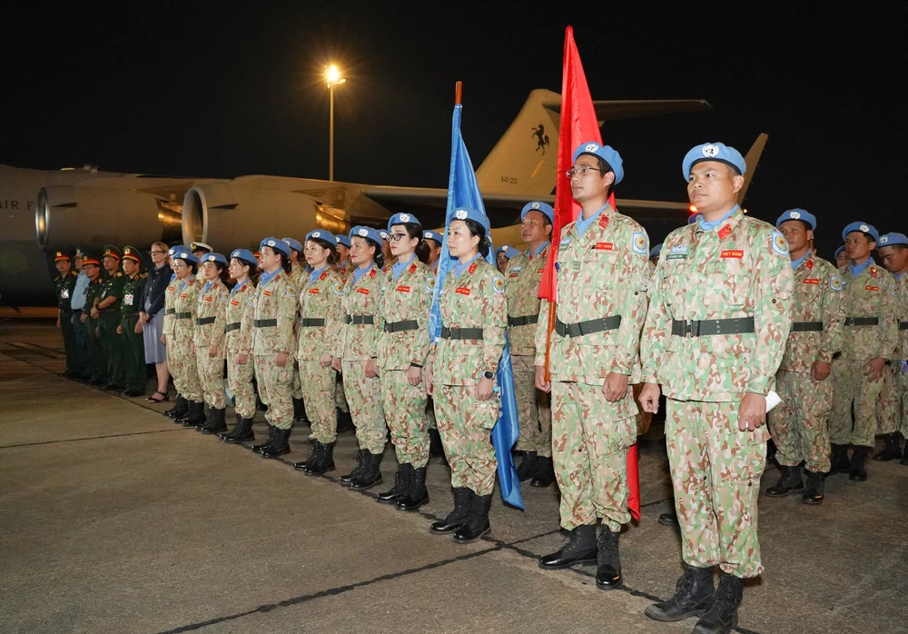 chien-si-mu-noi-xanh (7).jpg