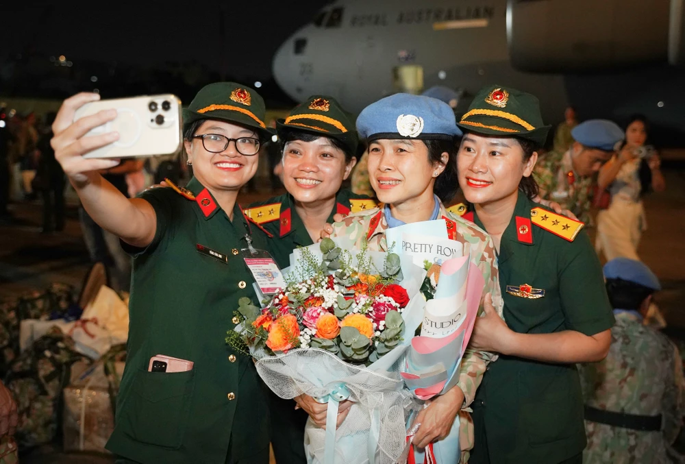 chien-si-mu-noi-xanh (8).jpg