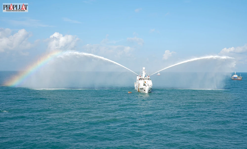 Cán bộ, chiến sĩ Nhà giàn DK1/10 vững tay súng, chắc chân sóng bảo vệ chủ quyền biển đảo của Tổ quốc